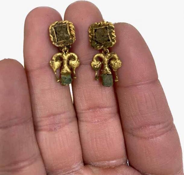کشف اسکلت‌های باستانی غرق در طلا و جواهرات!/ عکس