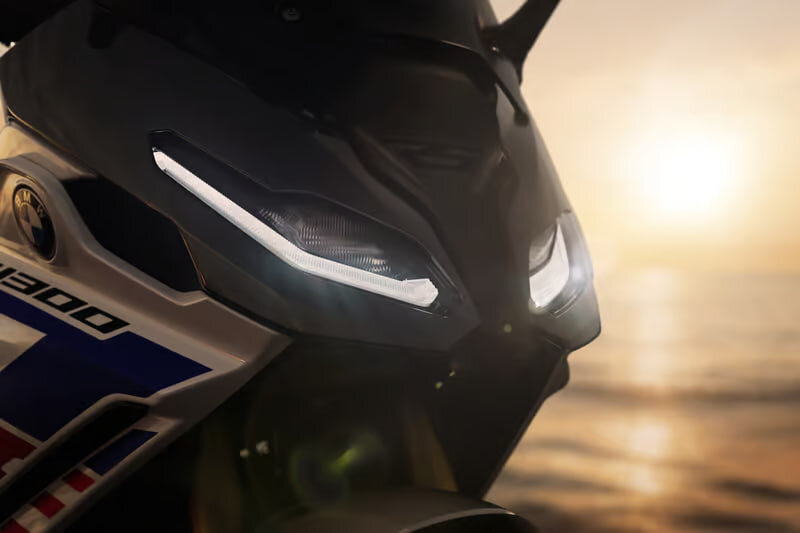 معرفی قوی‌ترین موتور باکسر تازه‌نفس BMW | ترکیبی از قدرت، فناوری، و راحتی در کلاس اسپرت و تورینگ